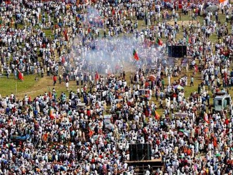 Lakhs of people throng ghats across India to celebrate Chhath