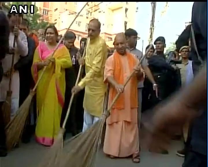Lakhs of people throng ghats across India to celebrate Chhath